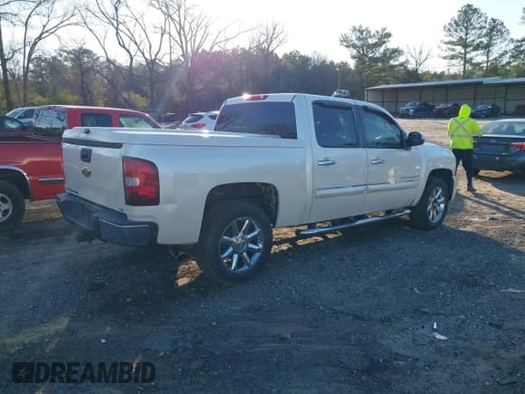 ✅ 2009 Chevrolet Silverado 1500 • VIN: 3GCEC33J49G178179 • Lot: 41810627. Wystawiony na IAAI z przebiegiem 205 823 mil. Bezpłatny archiwum sprzedaży aukcyjnych z USA i szczegółowy raport historii pojazdu na DreamBid. Zdjęcie 4.