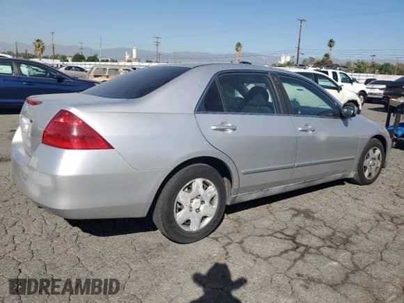 2006 Honda Accord LX с VIN 1HGCM56416A037636, выставлен на аукционе Copart как лот 90340455 с пробегом 180 566 миль миль и Списание • Salvage title. История ставок и продаж доступна на DreamBid. Изображение 3.