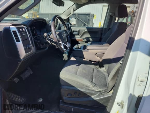 ✅ 2018 GMC Sierra 1500 • VIN: 1GT11SEY9JF207495 • Lot: 71995985. Wystawiony na Copart z przebiegiem 73 531 mil. Bezpłatny archiwum sprzedaży aukcyjnych z USA i szczegółowy raport historii pojazdu na DreamBid. Zdjęcie 7.