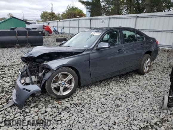 ✅ 2014 BMW 3 Series 328i xDrive • VIN: WBA3B5C58EF599985 • Lot: 82471195. Listed on Copart with 121,209 mi. Free auction sales archive from the USA and detailed vehicle history report at DreamBid. Image 1.
