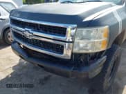 ✅ 2008 Chevrolet Silverado 2500HD 1LT • VIN: 1GCHK29KX8E163363 • Lot: 42540648. Wystawiony na IAAI z przebiegiem 242 555 mil. Bezpłatny archiwum sprzedaży aukcyjnych z USA i szczegółowy raport historii pojazdu na DreamBid. Zdjęcie 6.