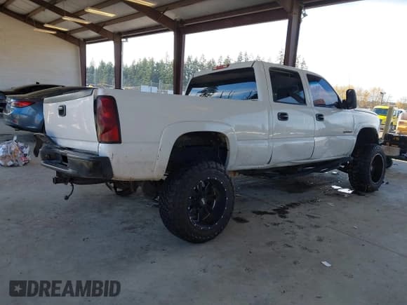 ✅ 2007 Chevrolet Silverado 1500HD LT2 • VIN: 1GCGK13U57F141148 • Лот: 43740885. Опубликован ранее на IAAI с пробегом 139 978 миль. Бесплатный доступ к архиву аукционных продаж из США и подробный отчёт об истории автомобиля на DreamBid. Изображение 4.