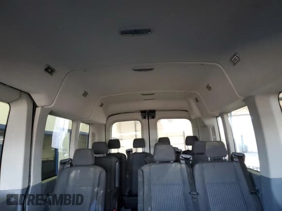 ✅ 2017 Ford Transit Passenger XL • VIN: 1FBAX2CG1HKB53933 • Lot: 71835964. Wystawiony na Copart z przebiegiem 118 240 mil. Bezpłatny archiwum sprzedaży aukcyjnych z USA i szczegółowy raport historii pojazdu na DreamBid. Zdjęcie 10.