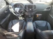 ✅ 2020 Jeep Cherokee Latitude Plus • VIN: 1C4PJMLX1LD615892 • Лот: 63157565. Опубликован ранее на Copart с пробегом 71 148 миль. Бесплатный доступ к архиву аукционных продаж из США и подробный отчёт об истории автомобиля на DreamBid. Изображение 8.