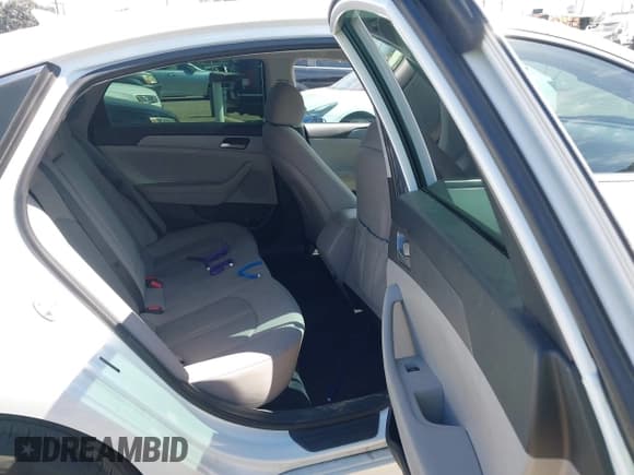 ✅ 2018 Hyundai Sonata Eco • VIN: 5NPE24AA2JH723156 • Лот: 43365115. Опубликован ранее на IAAI с пробегом 67 123 миль. Бесплатный доступ к архиву аукционных продаж из США и подробный отчёт об истории автомобиля на DreamBid. Изображение 8.