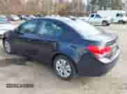 2015 Chevrolet Cruze LS z VIN 1G1PA5SH7F7259010, wystawiony jako IAAI lot #43609681 z przebiegiem 93 417 mil mil oraz . Historia ofert i sprzedaży dostępna na DreamBid. Obrazek 3.