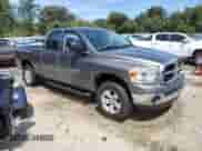 2007 Dodge 1500 SLT z VIN 1D7HU18P77S264612, wystawiony jako Copart lot #69960934 z przebiegiem 202 037 mil mil oraz Szkoda całkowita • Salvage title. Historia ofert i sprzedaży dostępna na DreamBid. Obrazek 4.