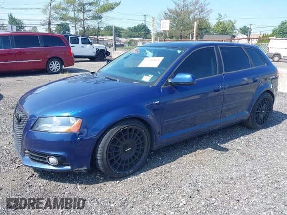 ✅ 2013 Audi A3 Premium • VIN: WAUBEAFMXDA007853 • Лот: 42796860. Опубликован ранее на IAAI с пробегом 88 020 миль. Бесплатный доступ к архиву аукционных продаж из США и подробный отчёт об истории автомобиля на DreamBid. Изображение 2.