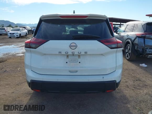 ✅ 2024 Nissan Rogue S • VIN: 5N1BT3AA4RC684941 • Lot: 43799837. Listed on IAAI with 44,331 mi. Free auction sales archive from the USA and detailed vehicle history report at DreamBid. Image 17.