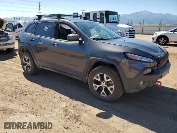 ✅ 2017 Jeep Cherokee Trailhawk • VIN: 1C4PJMBS8HW506816 • Лот: 83831065. Опубликован ранее на Copart с пробегом Не указан. Бесплатный доступ к архиву аукционных продаж из США и подробный отчёт об истории автомобиля на DreamBid. Изображение 4.