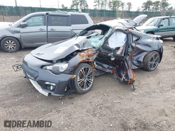 ✅ 2015 Subaru BRZ Limited • VIN: JF1ZCAC14F9601771 • Lot: 41931273. Wystawiony na IAAI z przebiegiem 18 568 mil. Bezpłatny archiwum sprzedaży aukcyjnych z USA i szczegółowy raport historii pojazdu na DreamBid. Zdjęcie 2.