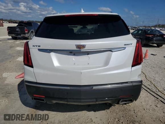 ✅ 2022 Cadillac XT5 FWD Luxury • VIN: 1GYKNAR44NZ178982 • Lot: 77880614. Wystawiony na Copart z przebiegiem 32 078 mil. Bezpłatny archiwum sprzedaży aukcyjnych z USA i szczegółowy raport historii pojazdu na DreamBid. Zdjęcie 6.