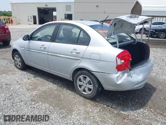 ✅ 2011 Hyundai Accent GLS • VIN: KMHCN4AC9BU613272 • Лот: 42320248. Опубликован ранее на IAAI с пробегом 199 541 миль. Бесплатный доступ к архиву аукционных продаж из США и подробный отчёт об истории автомобиля на DreamBid. Изображение 3.