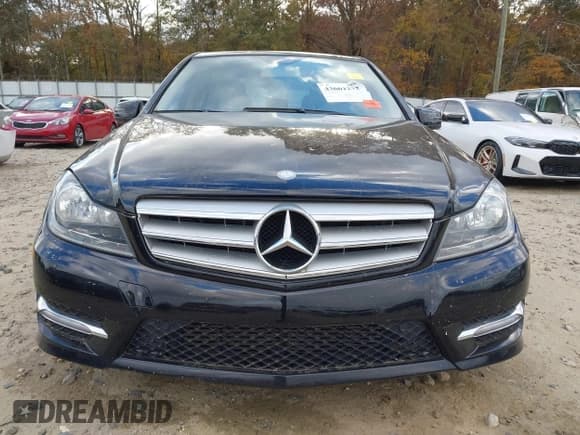 ✅ 2012 Mercedes-Benz C 250 Sport • VIN: WDDGF4HBXCA636231 • Лот: 43661212. Опубликован ранее на IAAI с пробегом 130 781 миль. Бесплатный доступ к архиву аукционных продаж из США и подробный отчёт об истории автомобиля на DreamBid. Изображение 6.