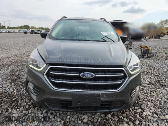 ✅ 2019 Ford Escape SE • VIN: 1FMCU9GD0KUA23378 • Lot: 81250635. Wystawiony na Copart z przebiegiem 46 283 mil. Bezpłatny archiwum sprzedaży aukcyjnych z USA i szczegółowy raport historii pojazdu na DreamBid. Zdjęcie 5.