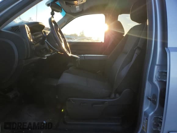 ✅ 2014 GMC Sierra 2500HD SLE • VIN: 1GT120C82EF104588 • Lot: 87394094. Wystawiony na Copart z przebiegiem 150 576 mil. Bezpłatny archiwum sprzedaży aukcyjnych z USA i szczegółowy raport historii pojazdu na DreamBid. Zdjęcie 7.