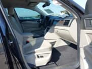 ✅ 2018 Volkswagen Atlas SEL • VIN: 1V2SR2CAXJC552232 • Lot: 42995589. Wystawiony na IAAI z przebiegiem 135 968 mil. Bezpłatny archiwum sprzedaży aukcyjnych z USA i szczegółowy raport historii pojazdu na DreamBid. Zdjęcie 5.