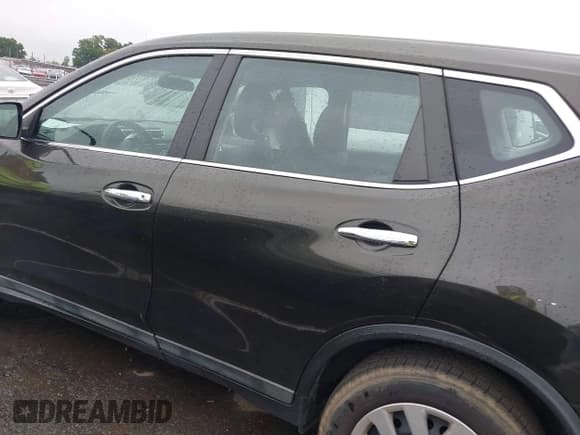 ✅ 2015 Nissan Rogue SV • VIN: 5N1AT2MT5FC870986 • Lot: 43313206. Listed on IAAI with 79,314 mi. Free auction sales archive from the USA and detailed vehicle history report at DreamBid. Image 15.