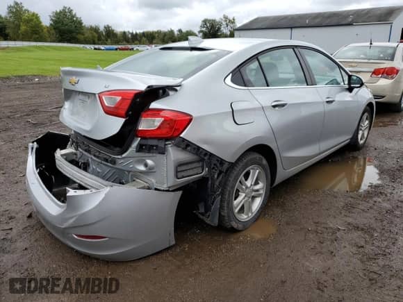 ✅ 2018 Chevrolet Cruze LT • VIN: 1G1BE5SM2J7137126 • Лот: 60965272. Размещён на Copart с пробегом 69 339 миль миль. Получите бесплатный доступ к архиву аукционных продаж из США и посмотрите подробный отчёт об истории автомобиля на DreamBid. Изображение 4.