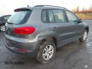 ✅ 2017 Volkswagen Tiguan S • VIN: WVGBV7AX7HK030624 • Lot: 43605873. Wystawiony na IAAI z przebiegiem 78 083 mil. Bezpłatny archiwum sprzedaży aukcyjnych z USA i szczegółowy raport historii pojazdu na DreamBid. Zdjęcie 4.