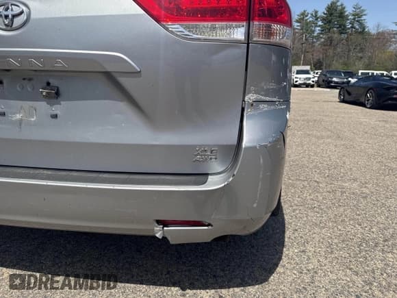 ✅ 2011 Toyota Sienna XLE • VIN: 5TDDK3DC3BS007297 • Lot: 42158709. Wystawiony na IAAI z przebiegiem 208 274 mil. Bezpłatny archiwum sprzedaży aukcyjnych z USA i szczegółowy raport historii pojazdu na DreamBid. Zdjęcie 6.