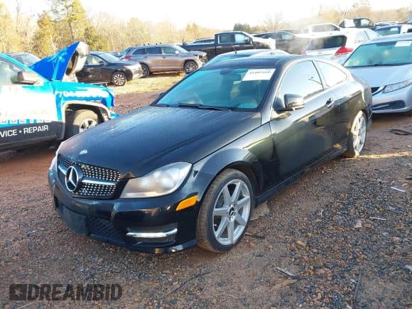 ✅ 2013 Mercedes-Benz C 250 • VIN: WDDGJ4HB3DG026894 • Lot: 41485160. Wystawiony na IAAI z przebiegiem 99 858 mil. Bezpłatny archiwum sprzedaży aukcyjnych z USA i szczegółowy raport historii pojazdu na DreamBid. Zdjęcie 17.