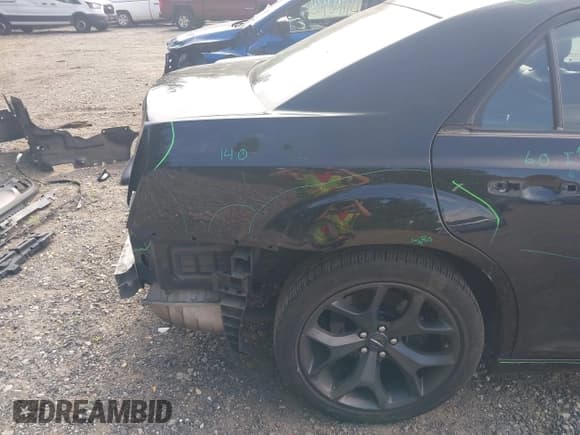 ✅ 2021 Chrysler 300 S • VIN: 2C3CCABG7MH506967 • Lot: 42991063. Listed on IAAI with 83,196 mi. Free auction sales archive from the USA and detailed vehicle history report at DreamBid. Image 6.