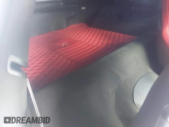 ✅ 2014 Chevrolet Corvette Z51 3LT • VIN: 1G1YL2D72E5126361 • Lot: 43509003. Listed on IAAI with 92,603 mi. Free auction sales archive from the USA and detailed vehicle history report at DreamBid. Image 8.