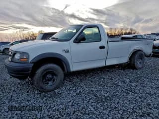 ✅ 2004 Ford F-150 XL • VIN: 2FTRF18W24CA41653 • Lot: 93675795. Wystawiony na Copart z przebiegiem 140 446 mil. Bezpłatny archiwum sprzedaży aukcyjnych z USA i szczegółowy raport historii pojazdu na DreamBid. Zdjęcie 1.