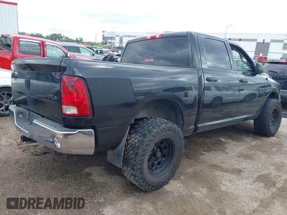 ✅ 2018 Ram 1500 Express • VIN: 1C6RR7KT3JS243022 • Lot: 43273272. Listed on IAAI with 112,250 mi. Free auction sales archive from the USA and detailed vehicle history report at DreamBid. Image 4.
