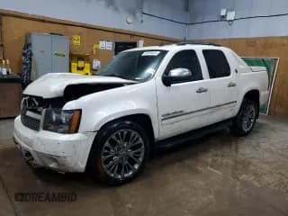 ✅ 2013 Chevrolet Avalanche LTZ • VIN: 3GNTKGE72DG376052 • Lot: 65830635. Wystawiony na Copart z przebiegiem 116 536 mil. Bezpłatny archiwum sprzedaży aukcyjnych z USA i szczegółowy raport historii pojazdu na DreamBid. Zdjęcie 1.