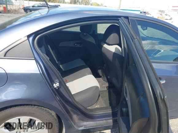 ✅ 2014 Chevrolet Cruze LS • VIN: 1G1PA5SH3E7207307 • Lot: 43437657. Listed on IAAI with 55,985 mi. Free auction sales archive from the USA and detailed vehicle history report at DreamBid. Image 8.