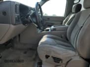 ✅ 2004 Chevrolet Suburban LS • VIN: 3GNFK16Z24G310143 • Лот: 71363765. Опубликован ранее на Copart с пробегом 257 681 миль. Бесплатный доступ к архиву аукционных продаж из США и подробный отчёт об истории автомобиля на DreamBid. Изображение 7.