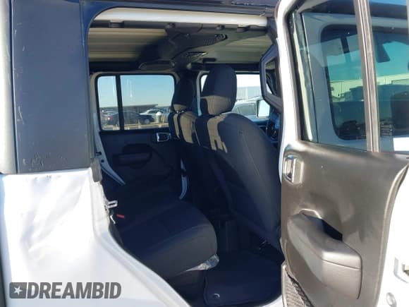 ✅ 2023 Jeep Gladiator Willys • VIN: 1C6HJTAGXPL528674 • Lot: 41376339. Wystawiony na IAAI z przebiegiem 7 102 mil. Bezpłatny archiwum sprzedaży aukcyjnych z USA i szczegółowy raport historii pojazdu na DreamBid. Zdjęcie 8.