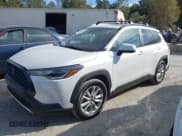 ✅ 2022 Toyota Corolla Cross LE • VIN: 7MUBAABG5NV021538 • Lot: 43474751. Wystawiony na IAAI z przebiegiem 81 009 mil. Bezpłatny archiwum sprzedaży aukcyjnych z USA i szczegółowy raport historii pojazdu na DreamBid. Zdjęcie 14.