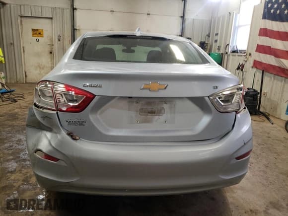 ✅ 2017 Chevrolet Cruze LT • VIN: 1G1BE5SM5H7205669 • Lot: 36700113. Listed on Copart with 7,809 mi. Free auction sales archive from the USA and detailed vehicle history report at DreamBid. Image 6.