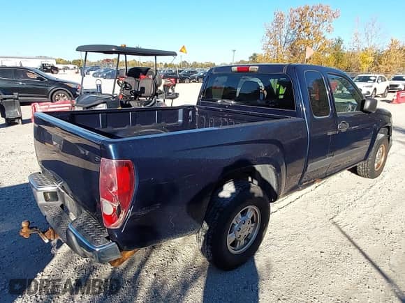 2008 Chevrolet Colorado LS with VIN 1GCCS199588160595, listed as a IAAI auction lot 43595185 with 220,281 mi miles and . Bid and sale history available at DreamBid. Image 4.
