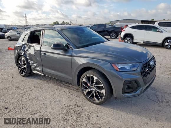 ✅ 2024 Audi SQ5 Premium Plus • VIN: WA1B4AFY0R2011267 • Lot: 66328495. Wystawiony na Copart z przebiegiem 11 945 mil. Bezpłatny archiwum sprzedaży aukcyjnych z USA i szczegółowy raport historii pojazdu na DreamBid. Zdjęcie 4.