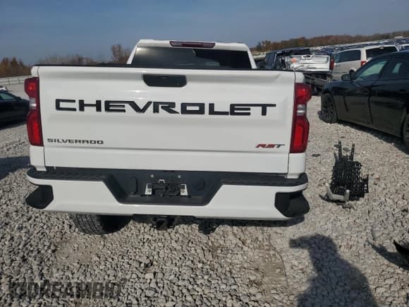✅ 2020 Chevrolet Silverado 1500 RST • VIN: 1GCRYEED8LZ350226 • Lot: 78065924. Wystawiony na Copart z przebiegiem Nie podano. Bezpłatny archiwum sprzedaży aukcyjnych z USA i szczegółowy raport historii pojazdu na DreamBid. Zdjęcie 6.