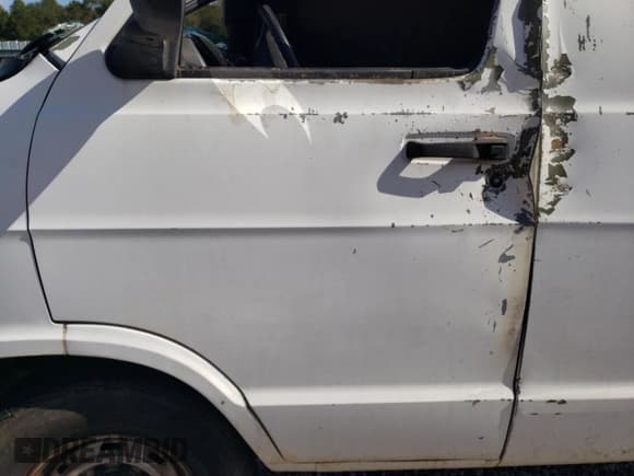 ✅ 2000 Dodge Cargo • VIN: 2B7JB21Y1YK120544 • Lot: 74261904. Listed on Copart with Not provided. Free auction sales archive from the USA and detailed vehicle history report at DreamBid. Image 7.