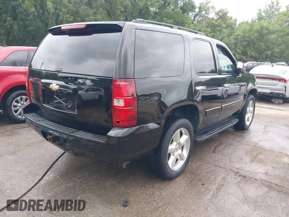 2008 Chevrolet Tahoe LTZ с VIN 1GNFK13038R176495, выставлен на аукционе IAAI как лот 42831935 с пробегом 195 782 миль миль и . История ставок и продаж доступна на DreamBid. Изображение 4.