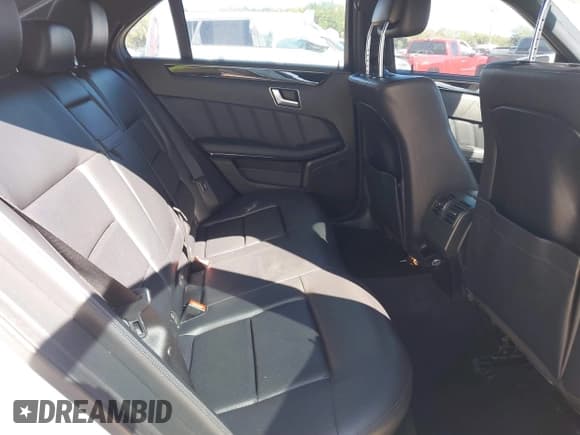 ✅ 2013 Mercedes-Benz E 350 Luxury • VIN: WDDHF8JB6DA680430 • Lot: 41837189. Listed on IAAI with 83,492 mi. Free auction sales archive from the USA and detailed vehicle history report at DreamBid. Image 8.