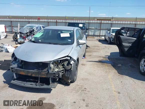 ✅ 2017 Toyota Corolla LE • VIN: 5YFBURHE2HP579804 • Лот: 43441128. Опубликован ранее на IAAI с пробегом 139 998 миль. Бесплатный доступ к архиву аукционных продаж из США и подробный отчёт об истории автомобиля на DreamBid. Изображение 2.