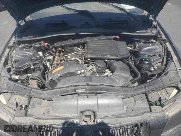 ✅ 2008 BMW 3 Series 335i • VIN: WBAVB73538KY62738 • Лот: 55322545. Опубликован ранее на Copart с пробегом 117 086 миль. Бесплатный доступ к архиву аукционных продаж из США и подробный отчёт об истории автомобиля на DreamBid. Изображение 11.