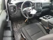 ✅ 2024 GMC Sierra 1500 • VIN: 1GT38LEY8RF170736 • Lot: 55106695. Wystawiony na Copart z przebiegiem 22 393 mil. Bezpłatny archiwum sprzedaży aukcyjnych z USA i szczegółowy raport historii pojazdu na DreamBid. Zdjęcie 8.