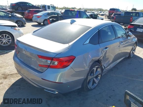 ✅ 2019 Honda Accord Touring • VIN: 1HGCV2F98KA030622 • Lot: 43626342. Listed on IAAI with 96,040 mi. Free auction sales archive from the USA and detailed vehicle history report at DreamBid. Image 4.