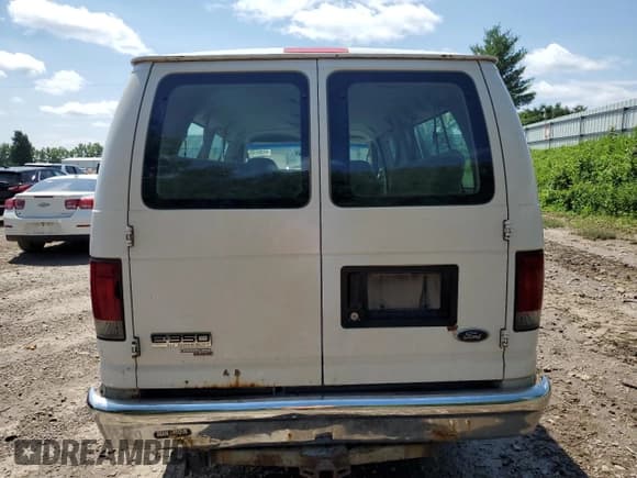 ✅ 2007 Ford Econoline Passenger XL • VIN: 1FBSS31L67DA94471 • Lot: 65384105. Listed on Copart with 192,077 mi. Free auction sales archive from the USA and detailed vehicle history report at DreamBid. Image 6.