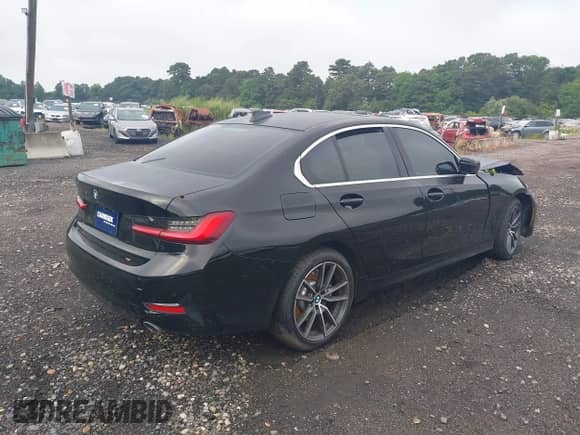 2020 BMW 3 Series 330i xDrive с VIN WBA5R7C05LFH48132, выставлен на аукционе IAAI как лот 39887553 с пробегом 75 143 миль миль и . История ставок и продаж доступна на DreamBid. Изображение 4.
