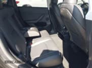 ✅ 2024 Tesla Model Y • VIN: 7SAYGDED2RF198566 • Lot: 43484528. Wystawiony na IAAI z przebiegiem 26 381 mil. Bezpłatny archiwum sprzedaży aukcyjnych z USA i szczegółowy raport historii pojazdu na DreamBid. Zdjęcie 8.