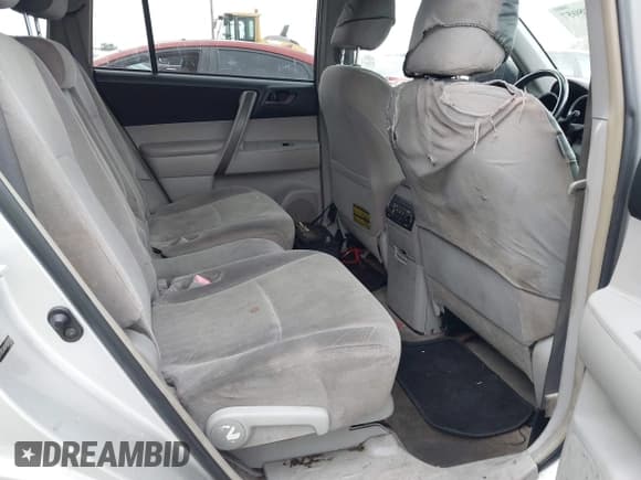 ✅ 2008 Toyota Highlander Sport • VIN: JTEES43A782057237 • Lot: 43888057. Listed on IAAI with 214,901 mi. Free auction sales archive from the USA and detailed vehicle history report at DreamBid. Image 8.
